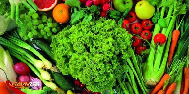 Tổng hợp thức ăn đá gà cung cấp đầy đủ dinh dưỡng nhất 2 thuc an ga da rau cu qua